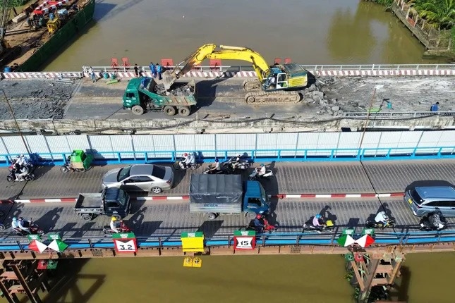 Thao do cau O Mon tren Quoc lo 91, phuong tien luu thong ra sao? hinh anh