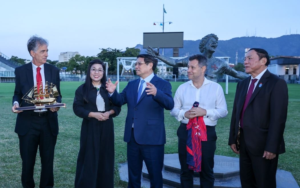 Can canh Thu tuong tham 'ngoi nha' nhieu cau thu lung danh the gioi hinh anh