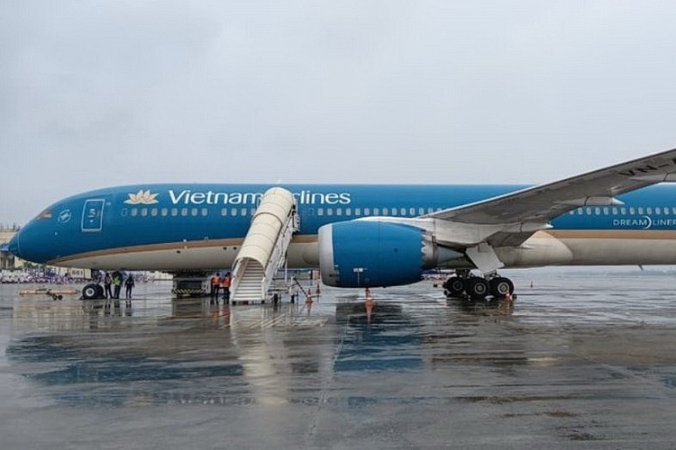May bay Vietnam Airlines ha canh khan tai An Do de cap cuu hanh khach hinh anh
