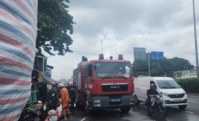 Chay nha tro o TP.HCM, 5 phong bi thieu rui hinh anh