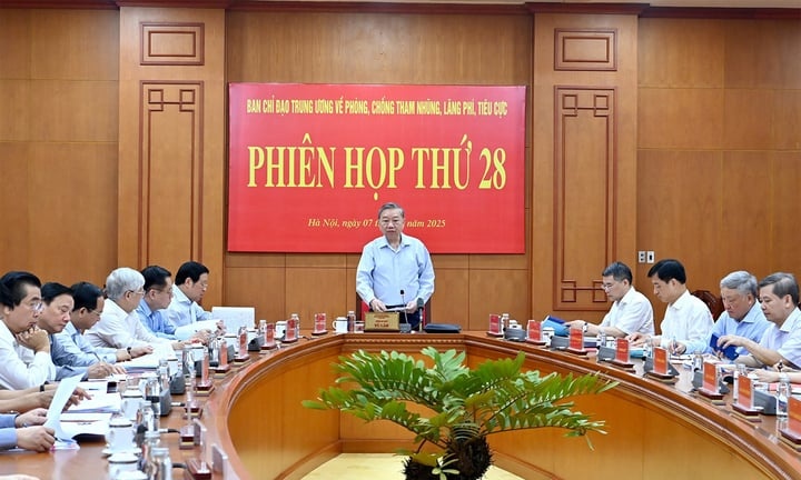 Dua vu sua gia HIUP vao dien Ban Chi dao Trung uong theo doi hinh anh