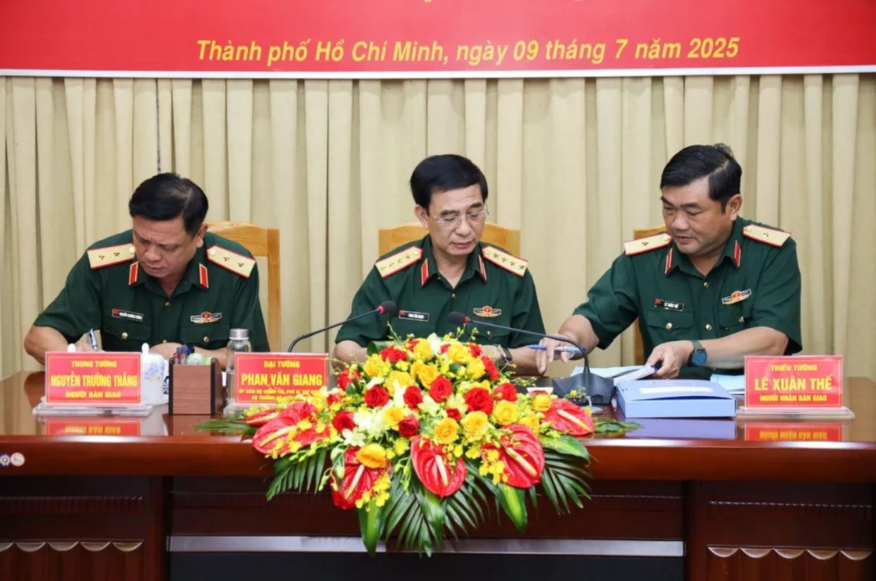 Phan Van Giang Quoc phong anh 1