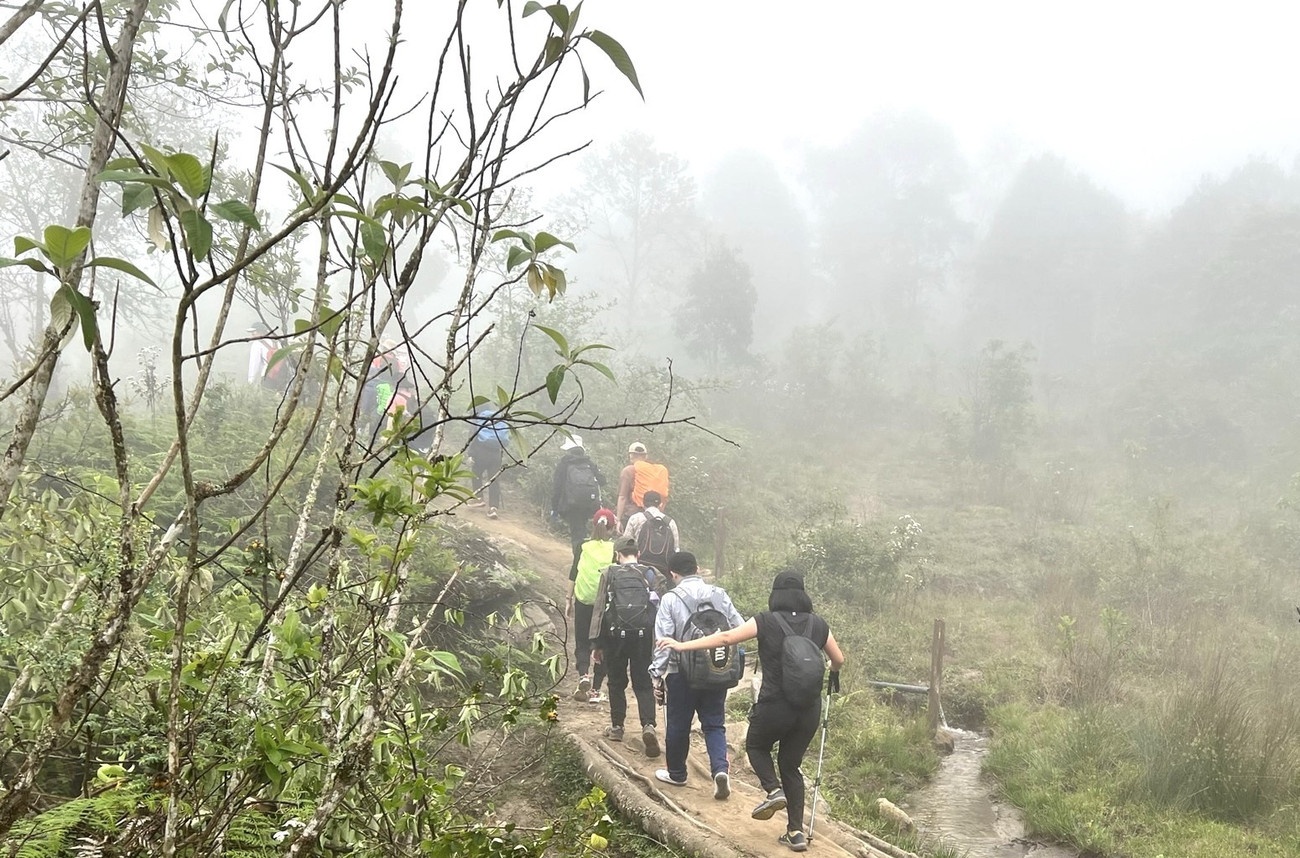 Lao Cai tam dung hoat dong ngoai troi, leo nui de ung pho bao so 3 hinh anh