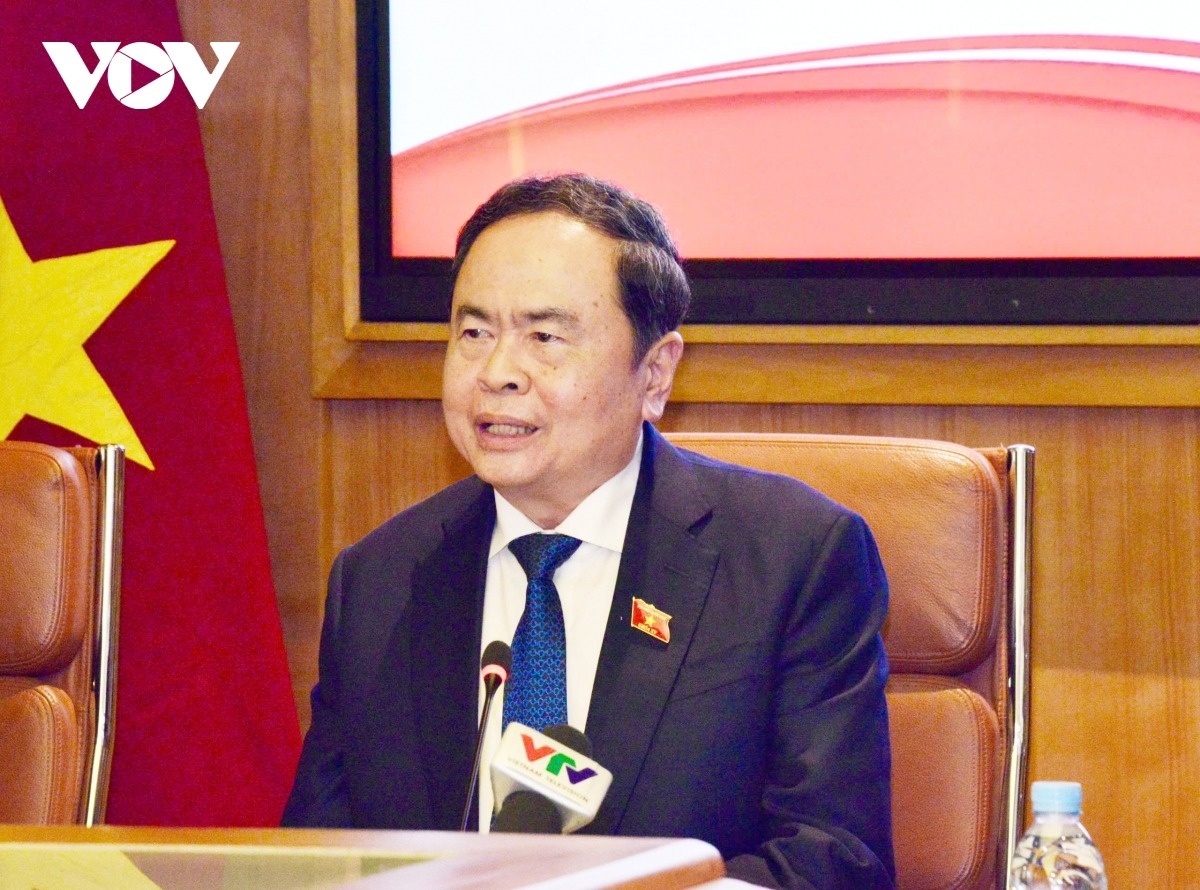 Chu tich Quoc hoi anh 2