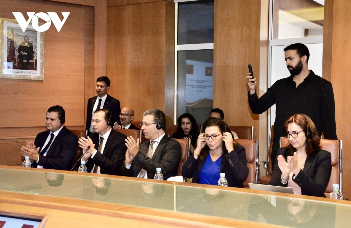 Chu tich Quoc hoi anh 4