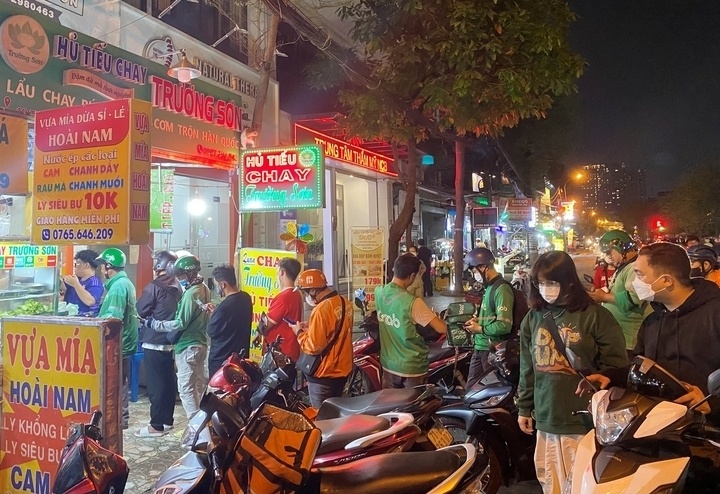 TP.HCM chuyen sang xe dien anh 3