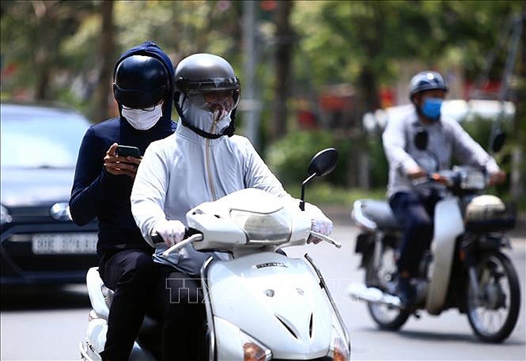 Nang nong Ha Noi 16/7 anh 1