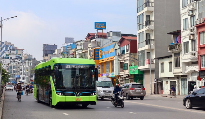 Ha Noi cam xe xang anh 3