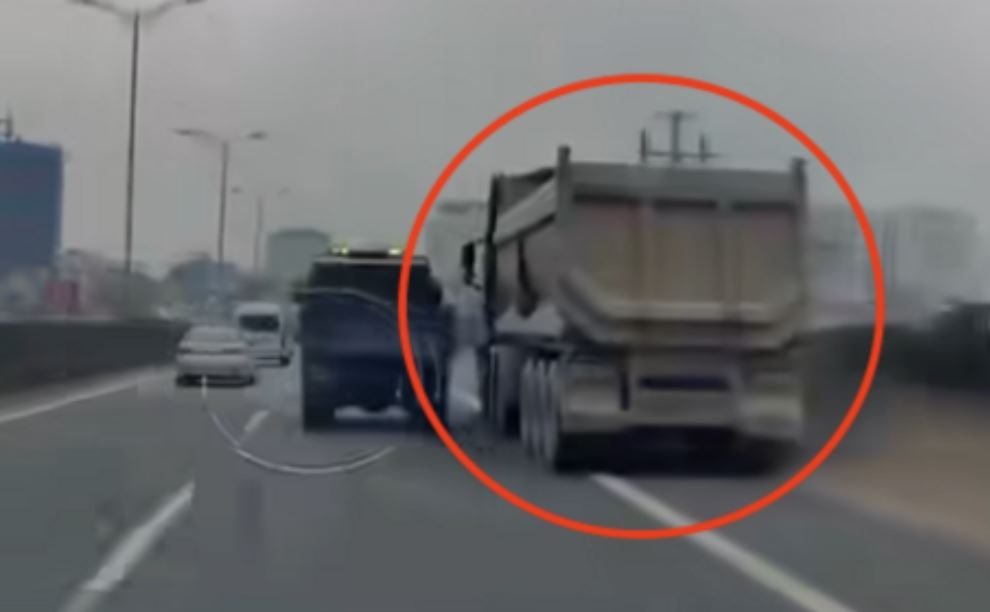 Truy tim 'hung than' xe ben phong nhanh vuot au, lan lan tren cao toc hinh anh