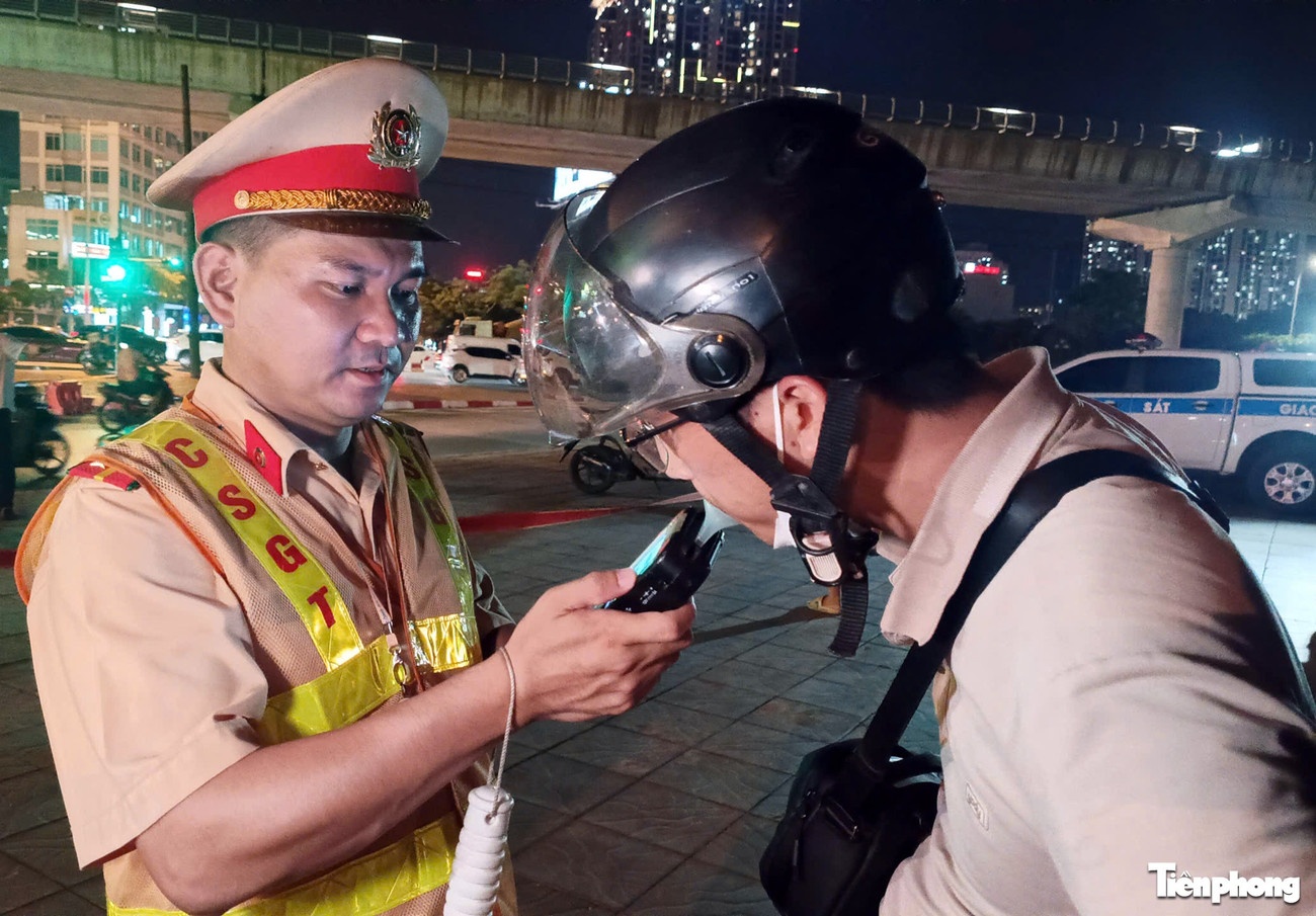 CSGT quan nhau Ha Noi anh 4
