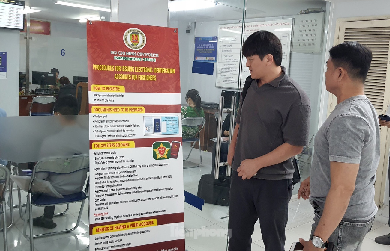 Nguoi nuoc ngoai TP.HCM anh 2