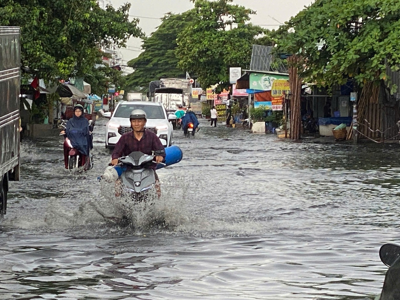Mua dong TP.HCM Sai Gon anh 2