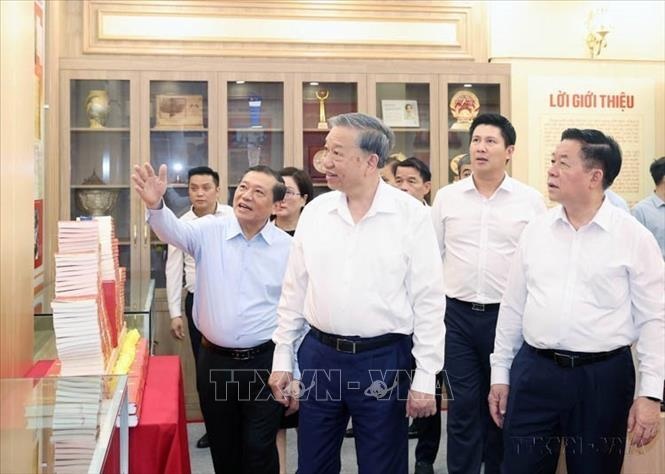 95 nam nganh Tuyen giao anh 1