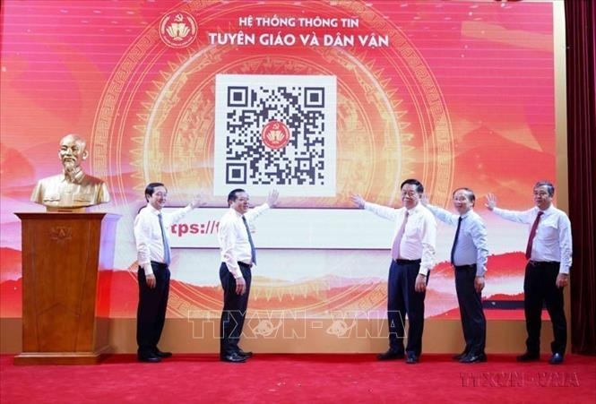 95 nam nganh Tuyen giao anh 3