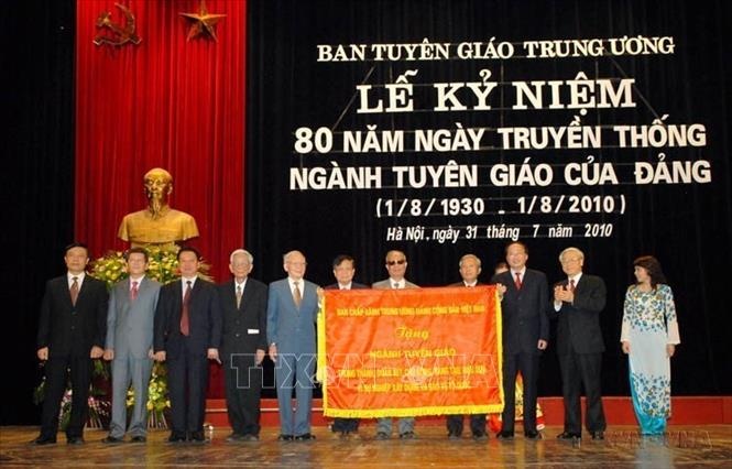 95 nam nganh Tuyen giao anh 4