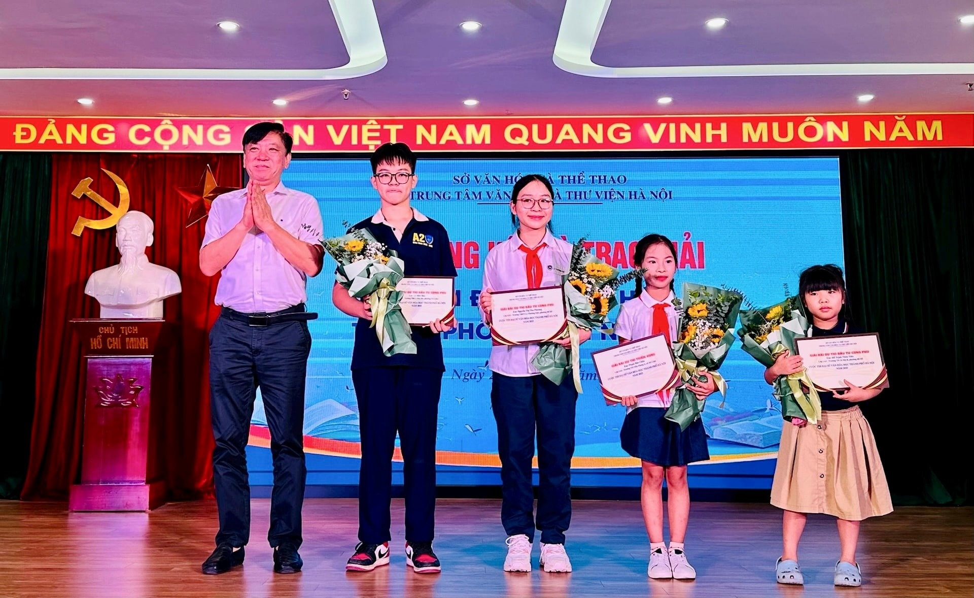 Van hoa doc anh 4