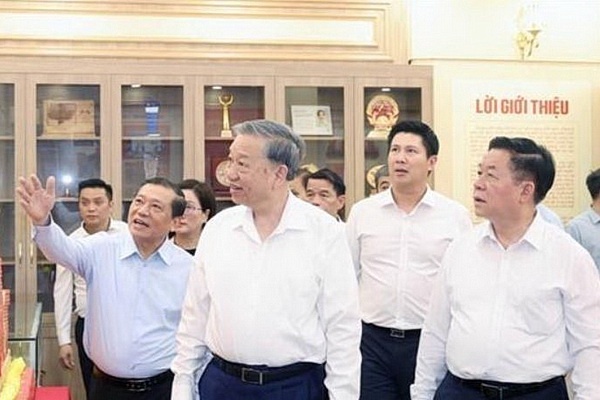 95 nam truyen thong nganh Tuyen giao cua Dang hinh anh