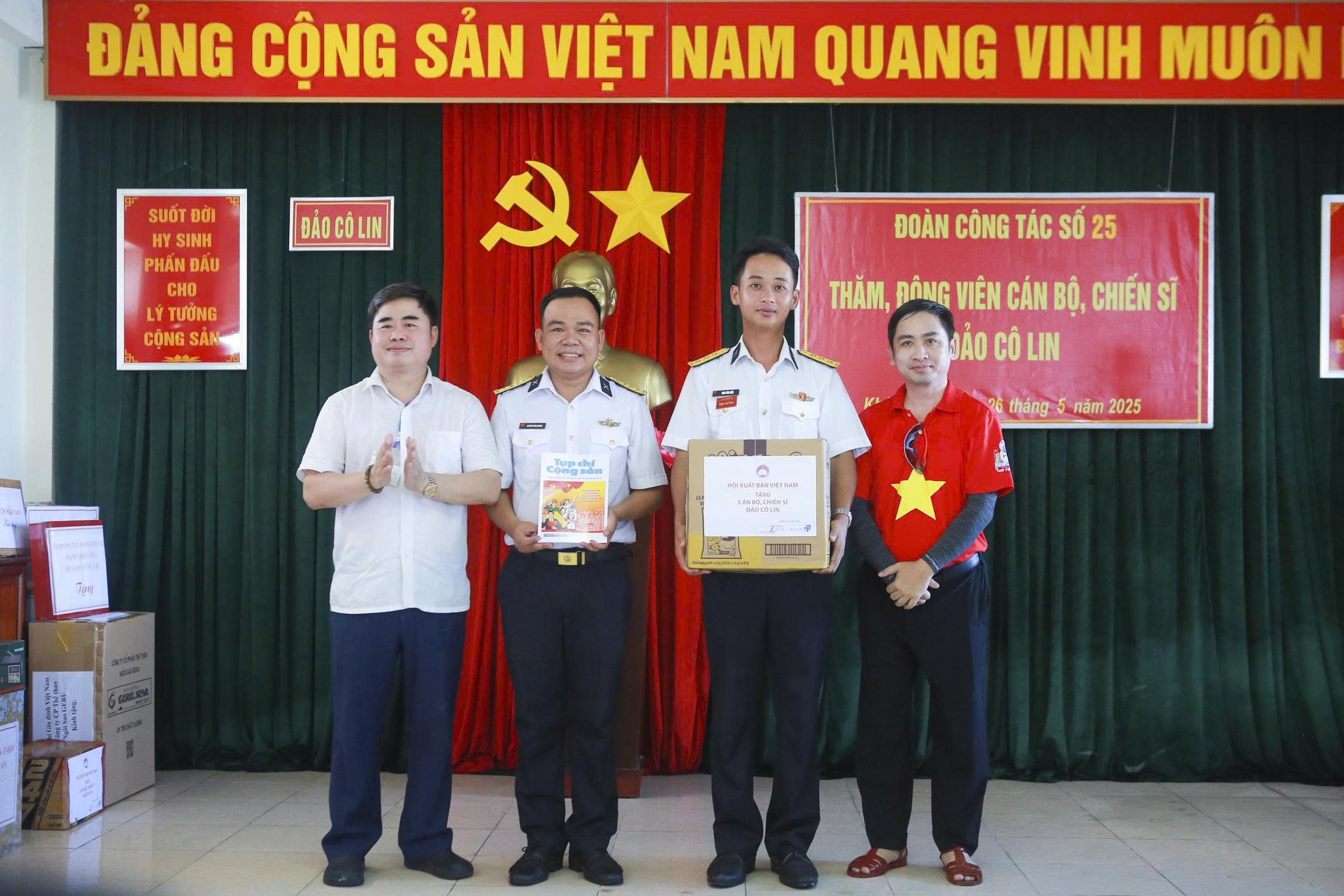 Sach ra Truong Sa anh 3