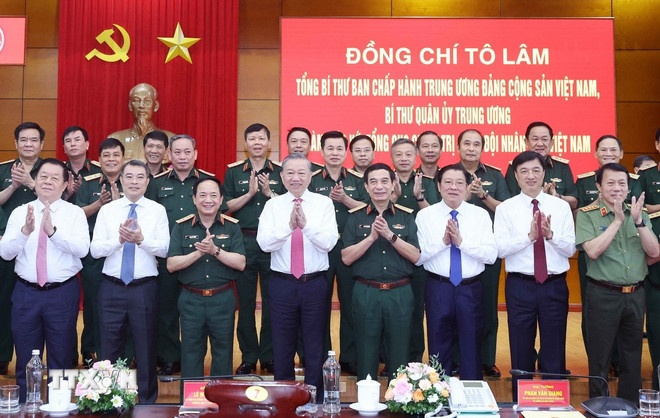Tong cuc Chinh tri anh 4