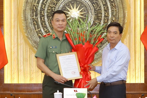 Giam doc Cong an tinh Thanh Hoa nhan them nhiem vu hinh anh