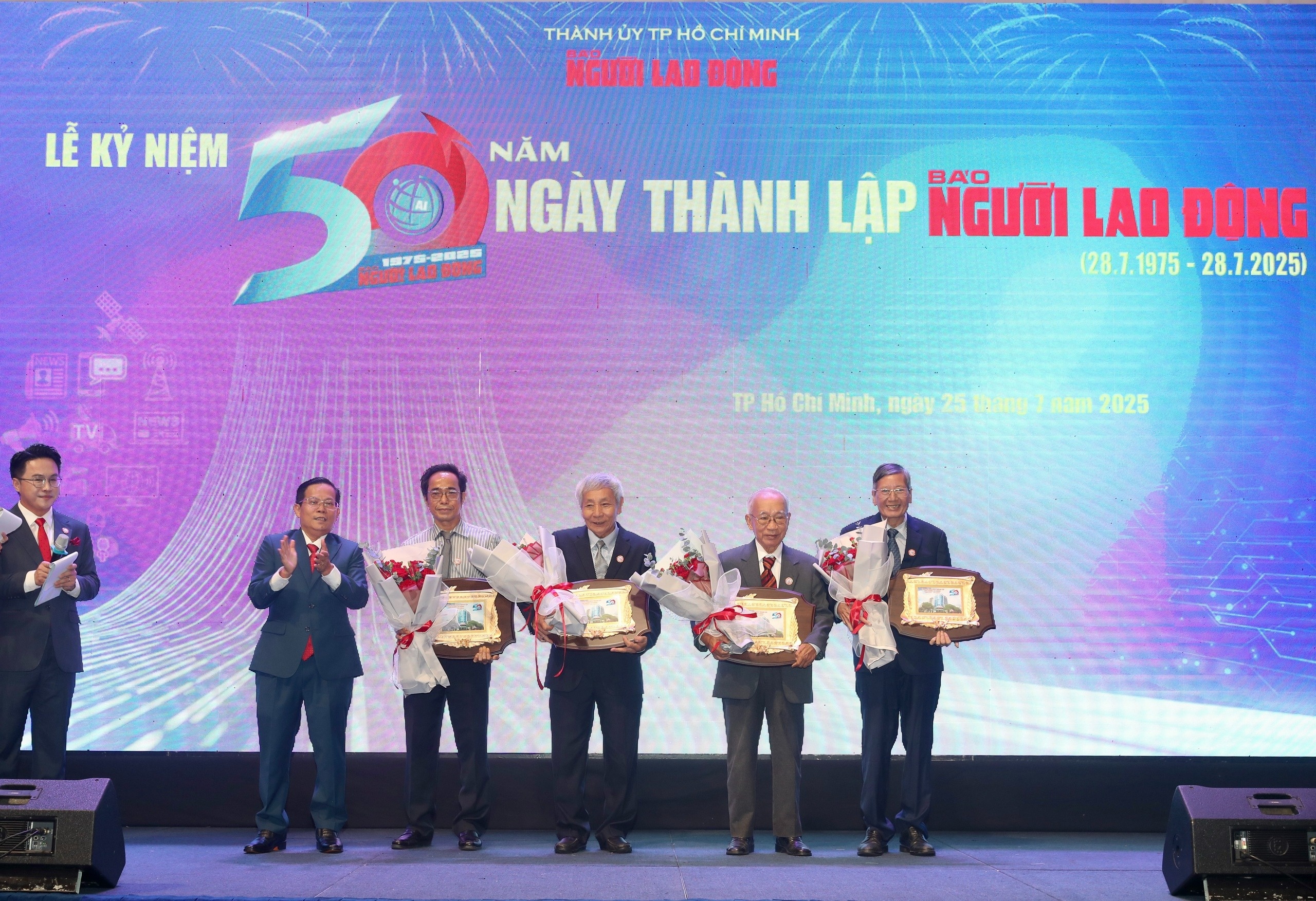 Bao Nguoi Lao Dong anh 10