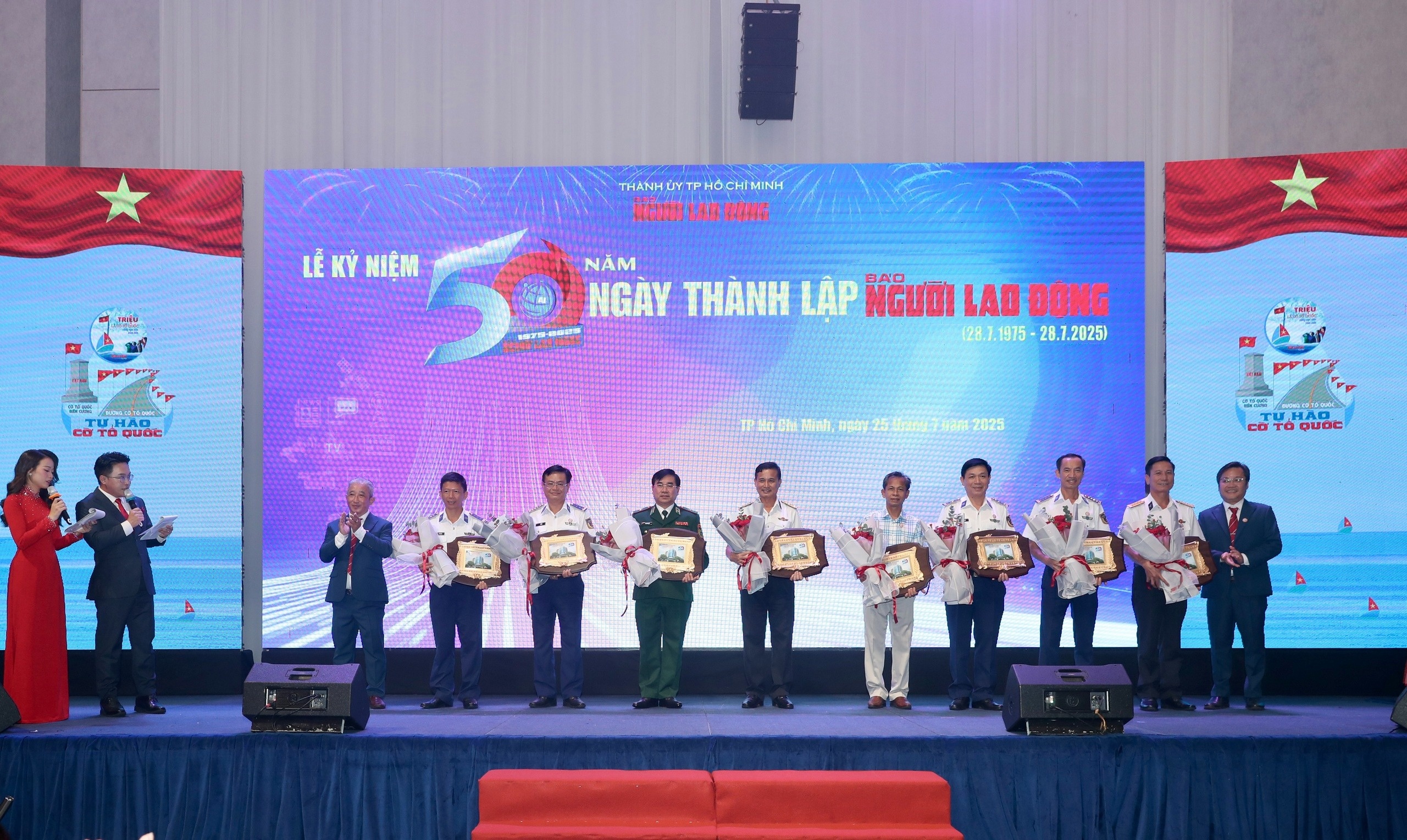 Bao Nguoi Lao Dong anh 12