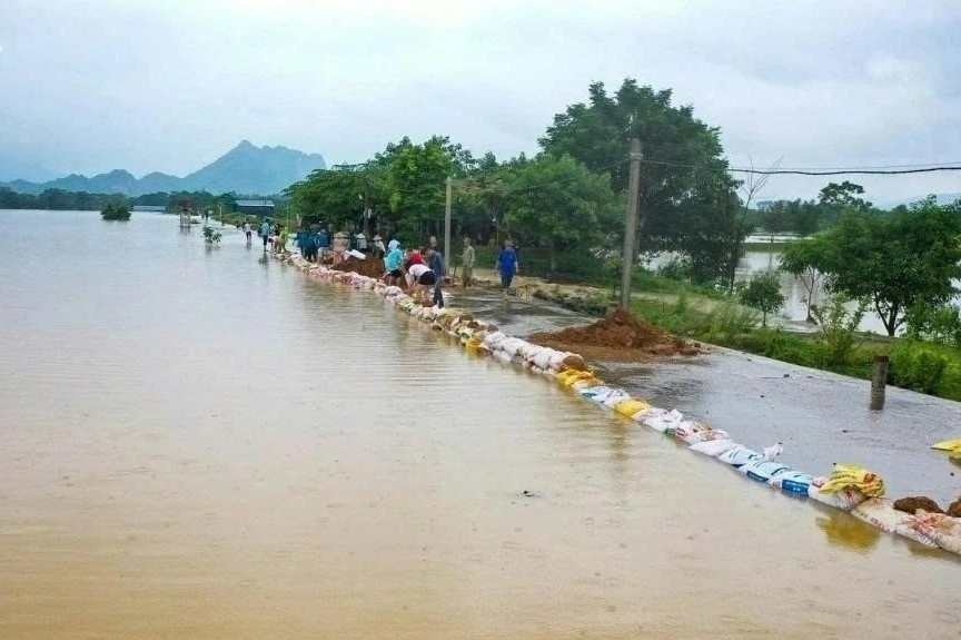 Ha Noi lenh bao dong 1 tren song Tich hinh anh