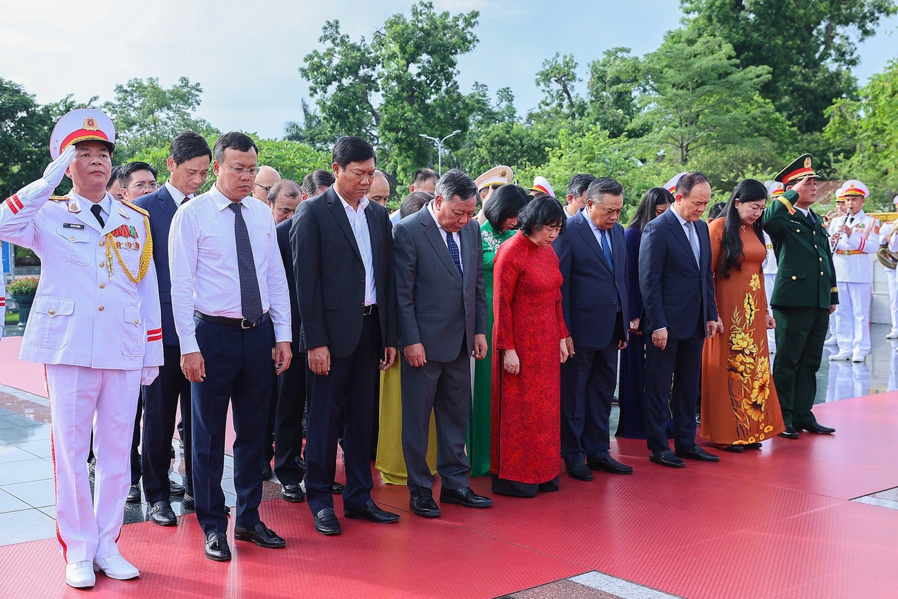 Lang Bac Ho Chi Minh anh 5