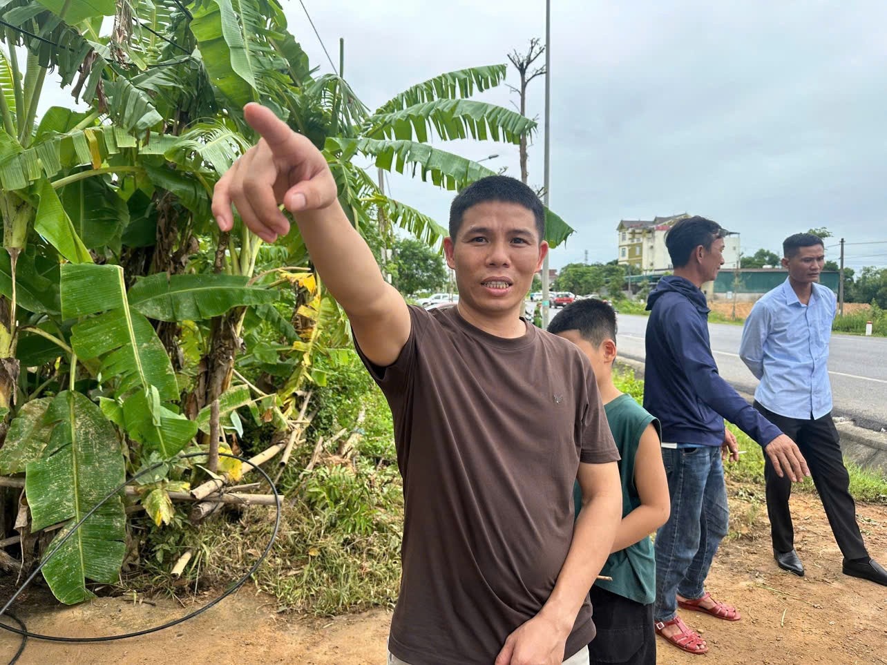 Lat xe khach Ha Tinh anh 2