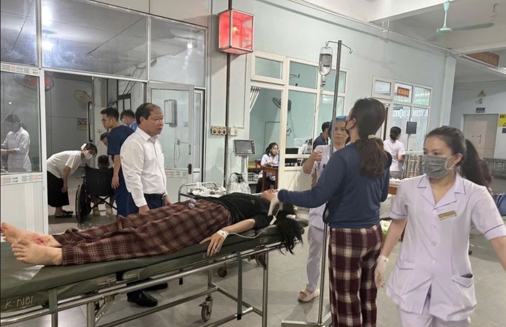 Them nan nhan tu vong trong vu lat xe tham khoc o Ha Tinh hinh anh