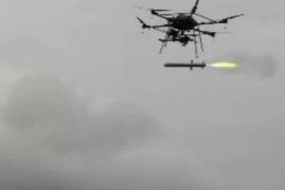 An Do phong thu thanh cong ten lua dan duong chinh xac tu UAV hinh anh