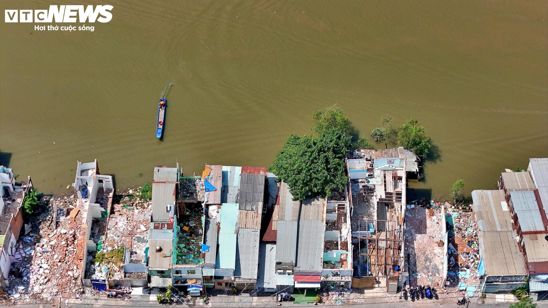 Doi nha kenh Doi TP.HCM anh 1