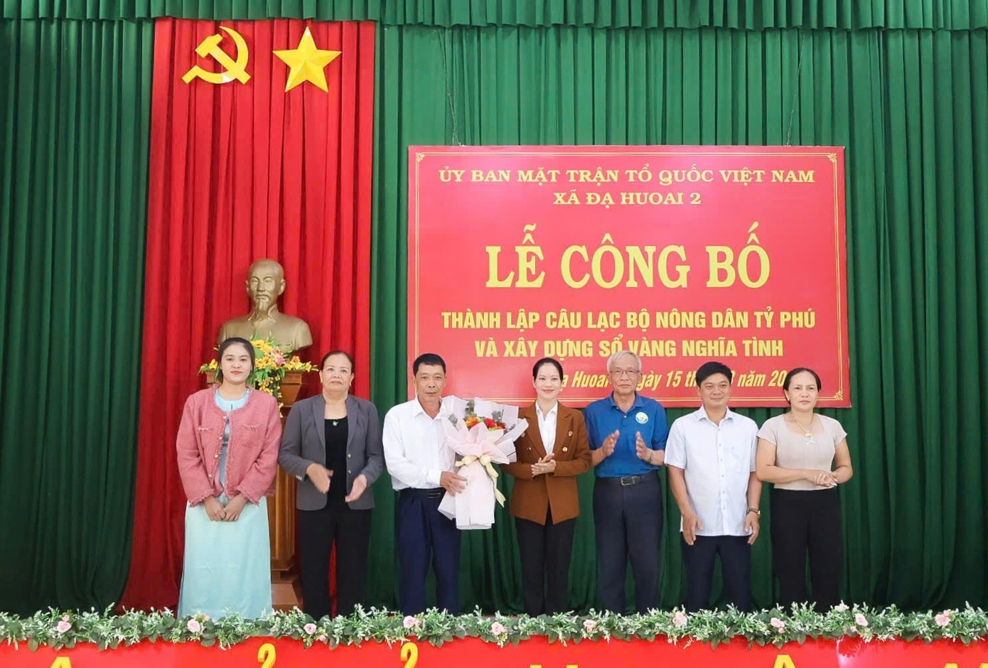 CLB Nong dan ty phu anh 1