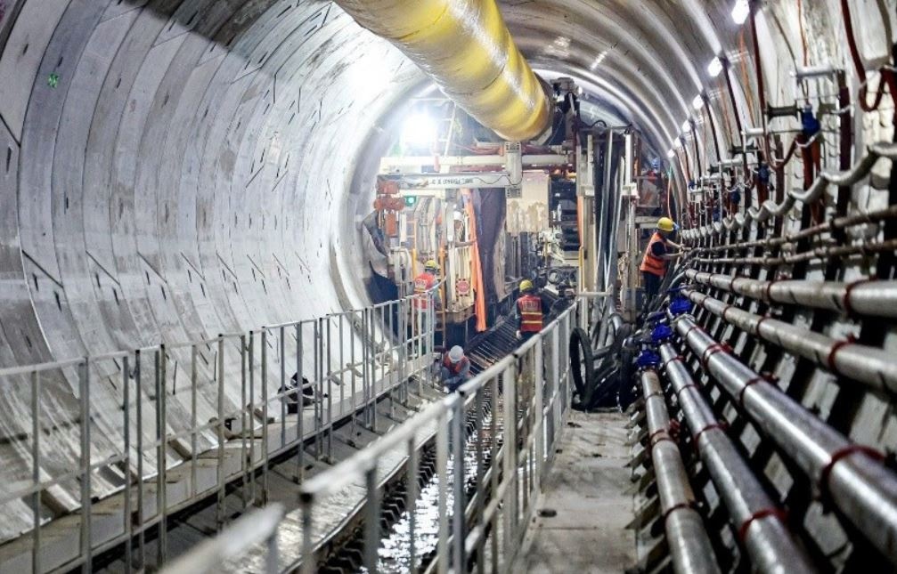 Robot dao ngam metro da khoan duoc duong den ga Van Mieu hinh anh