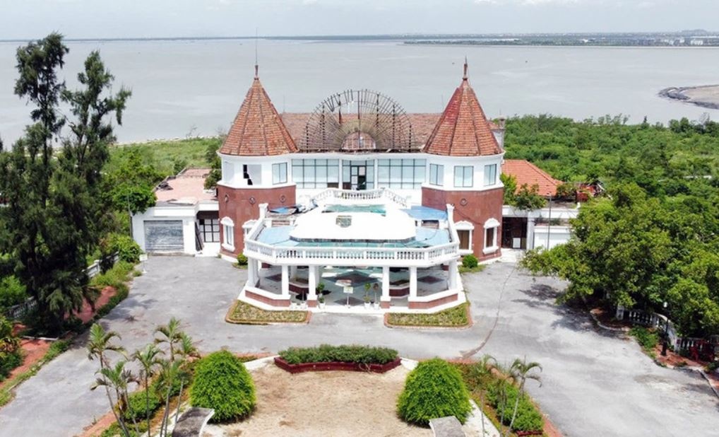 Casino Do Son - bieu tuong du lich mot thoi xuong cap, bi bo hoang hinh anh