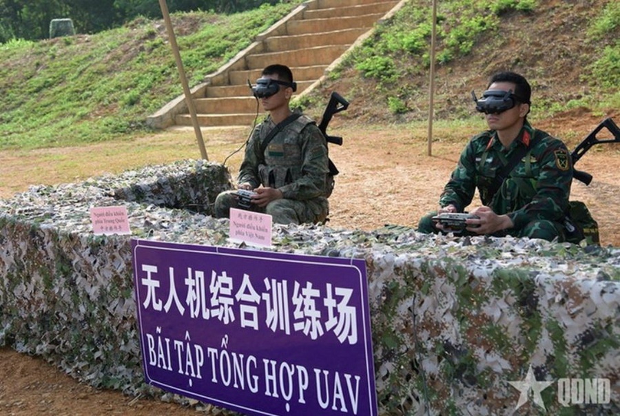 Be mac Huan luyen lien hop Luc quan Viet Nam - Trung Quoc nam 2025 hinh anh