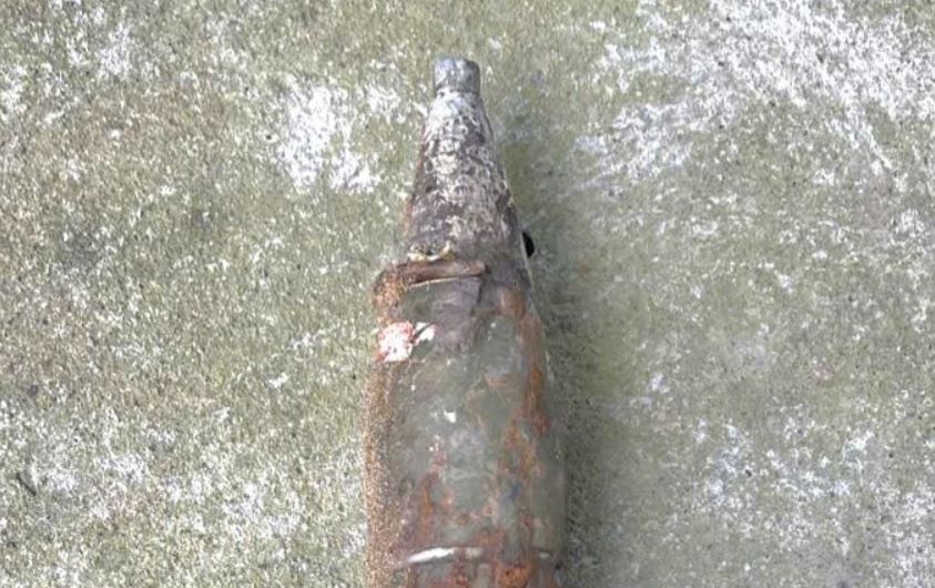 Phat hien qua dan phao khi thi cong via he hinh anh