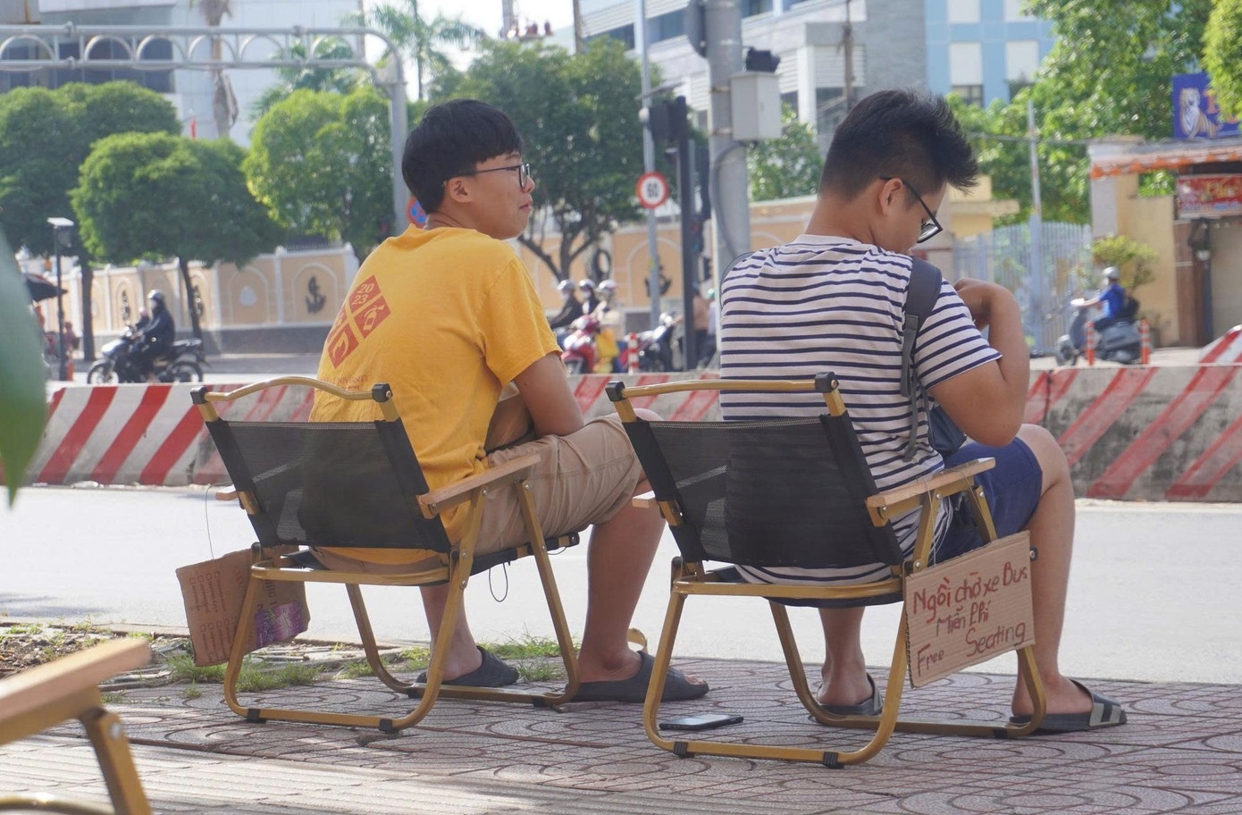 Ghe khong thuoc ai TP.HCM anh 4