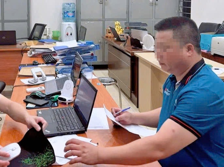 Xe rut chia khoa xe anh 1