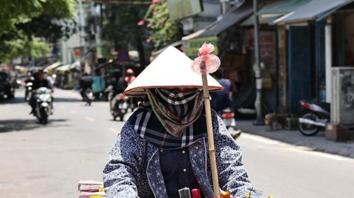 Nguyen nhan gay nang nong ky luc o Bac Bo va Trung Bo hinh anh