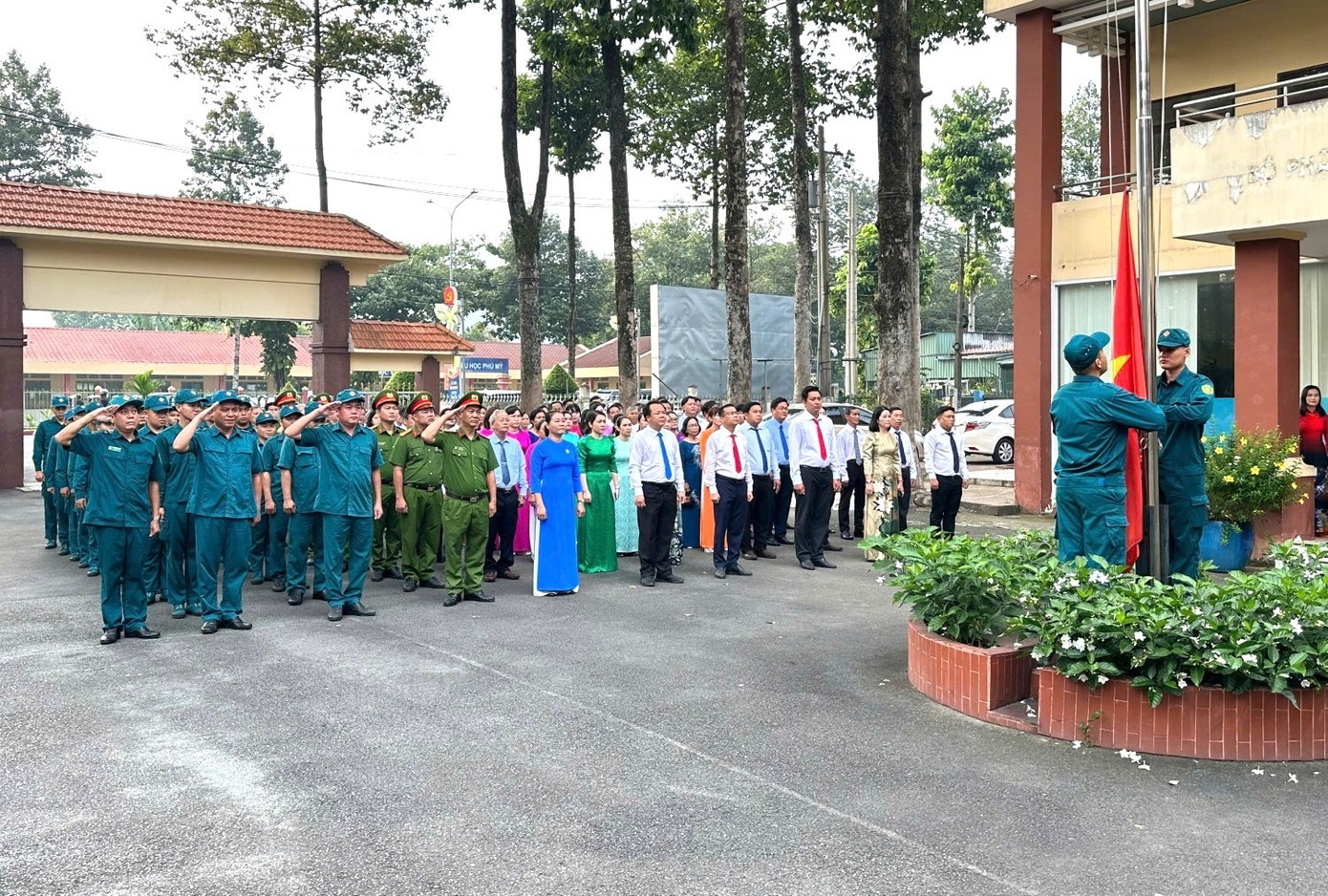 Chinh quyen hai cap TP.HCM anh 1