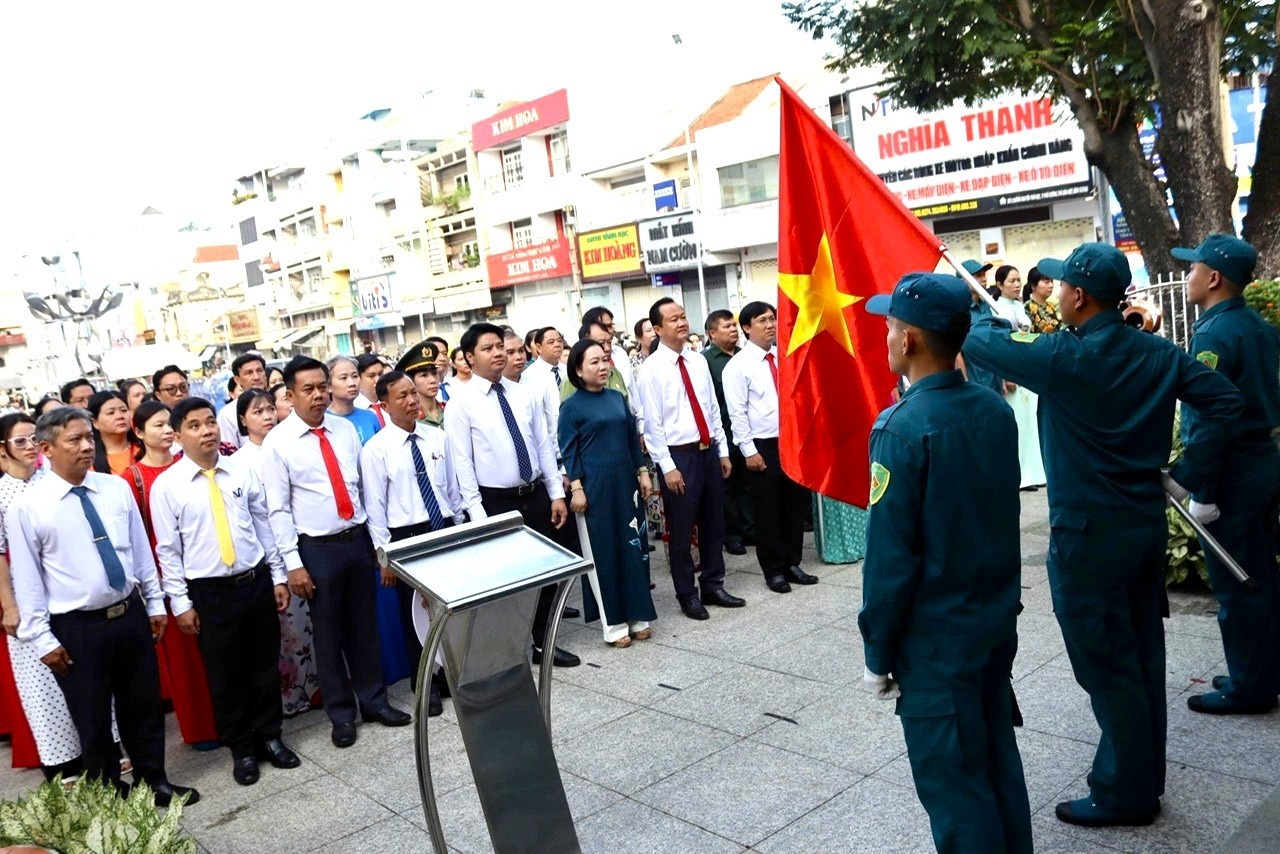 Chinh quyen hai cap TP.HCM anh 3