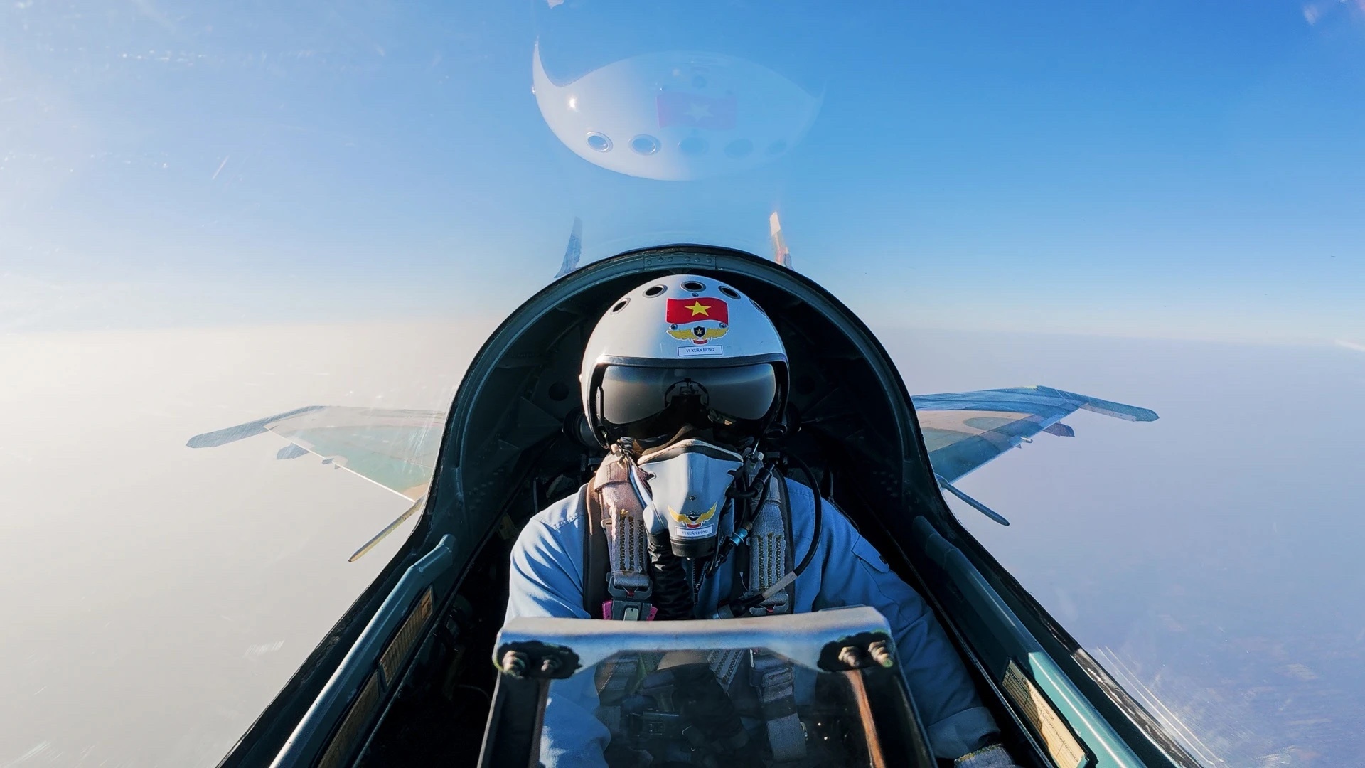 40 may bay cung tau ngam, tau ho ve ten lua tham gia dieu binh A80 hinh anh