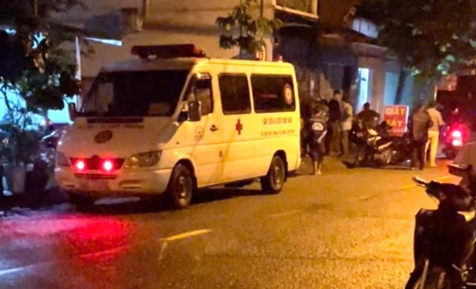 Nhan chung ke khoanh khac tai xe xe om guc chet trong hem o TP.HCM hinh anh