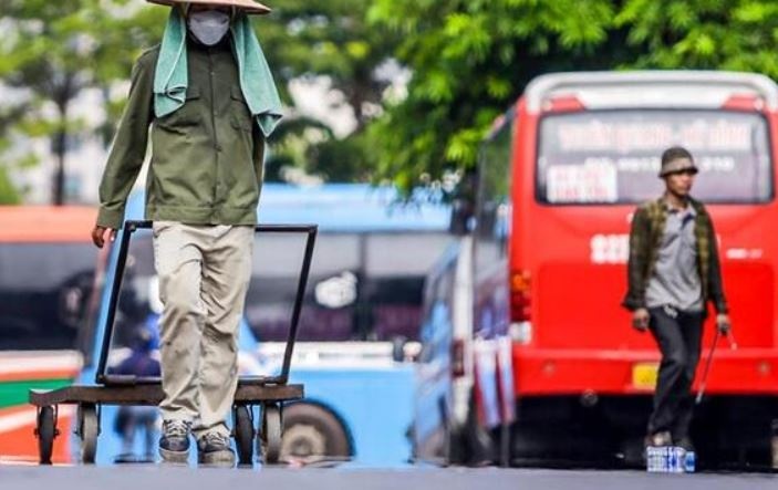 Nang nong hiem gap, 20 tram vuot ky luc nhiet do trong thang 8 hinh anh