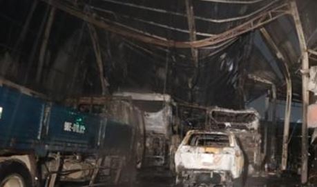 Hoa hoan tai gara thieu rui 6 oto hinh anh