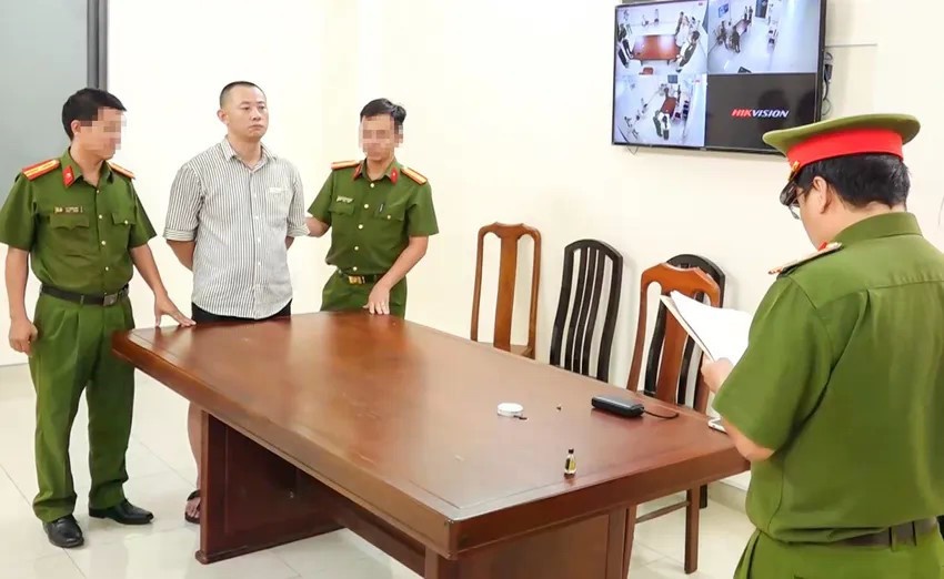 Trung Quoc ban nga voi anh 1