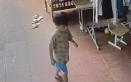 Be trai 5 tuoi mat tich o Son La bi phat hien duoi nuoc thuong tam hinh anh