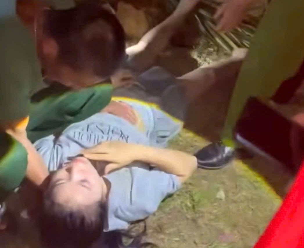 Lui xe trung tre con anh 1