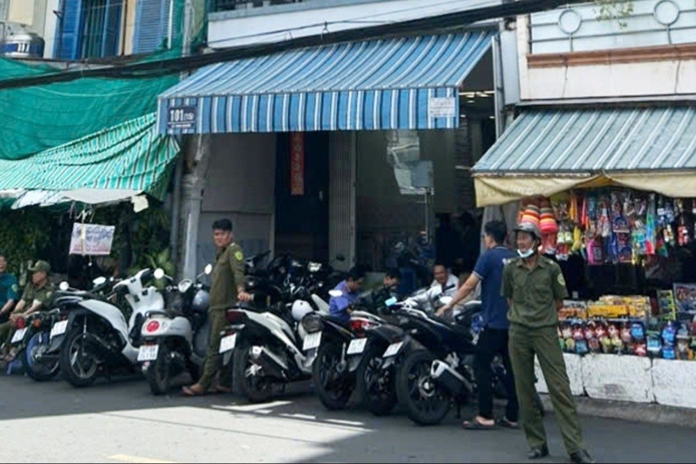 Vo chong tu vong anh 1
